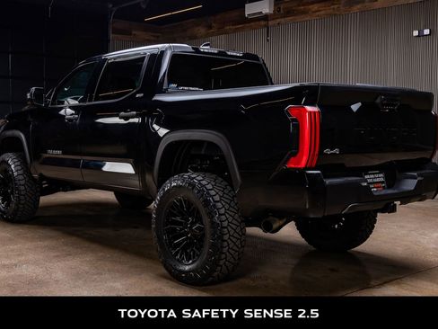 Used 2022 Toyota Tundra SR5 w/ SR5 Convenience Package image 7