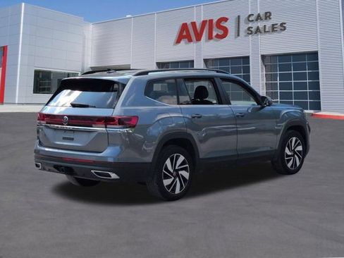 Used 2025 Volkswagen Atlas SE FWD image 6