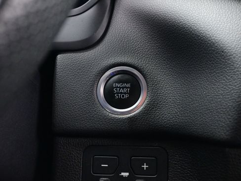 Used 2024 Toyota Tundra Limited image 24