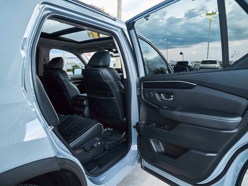 Used 2023 Honda Pilot Elite image 14