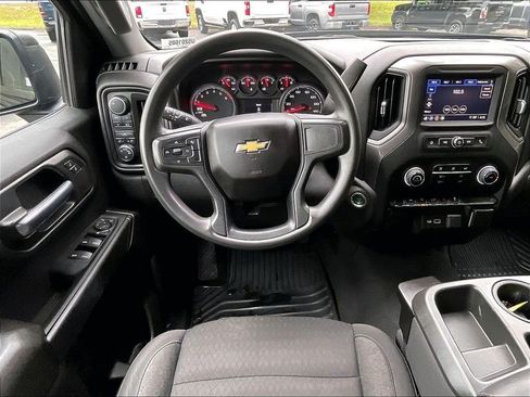 Used 2023 Chevrolet Silverado 1500 Custom AWD/4WD image 16