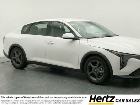 Used 2025 Kia K4 LXS image 1