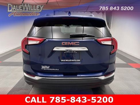 Used 2023 GMC Terrain SLT image 5