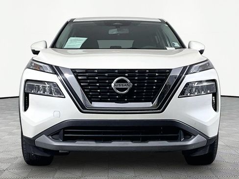 Used 2021 Nissan Rogue SV FWD image 2