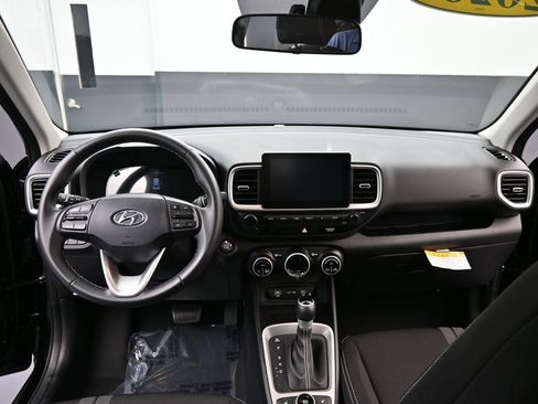 Certified 2026 Hyundai Venue SEL FWD image 10