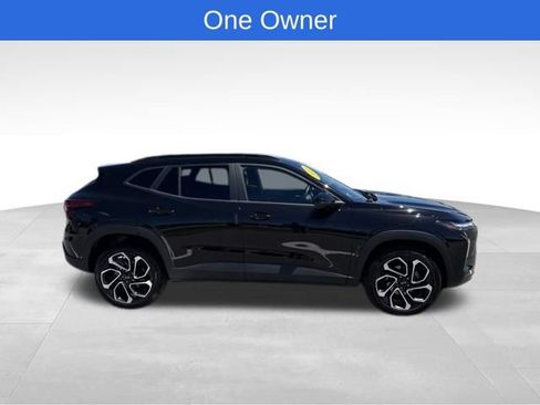 Used 2025 Chevrolet Trax RS w/ Driver Confidence Package FWD image 4