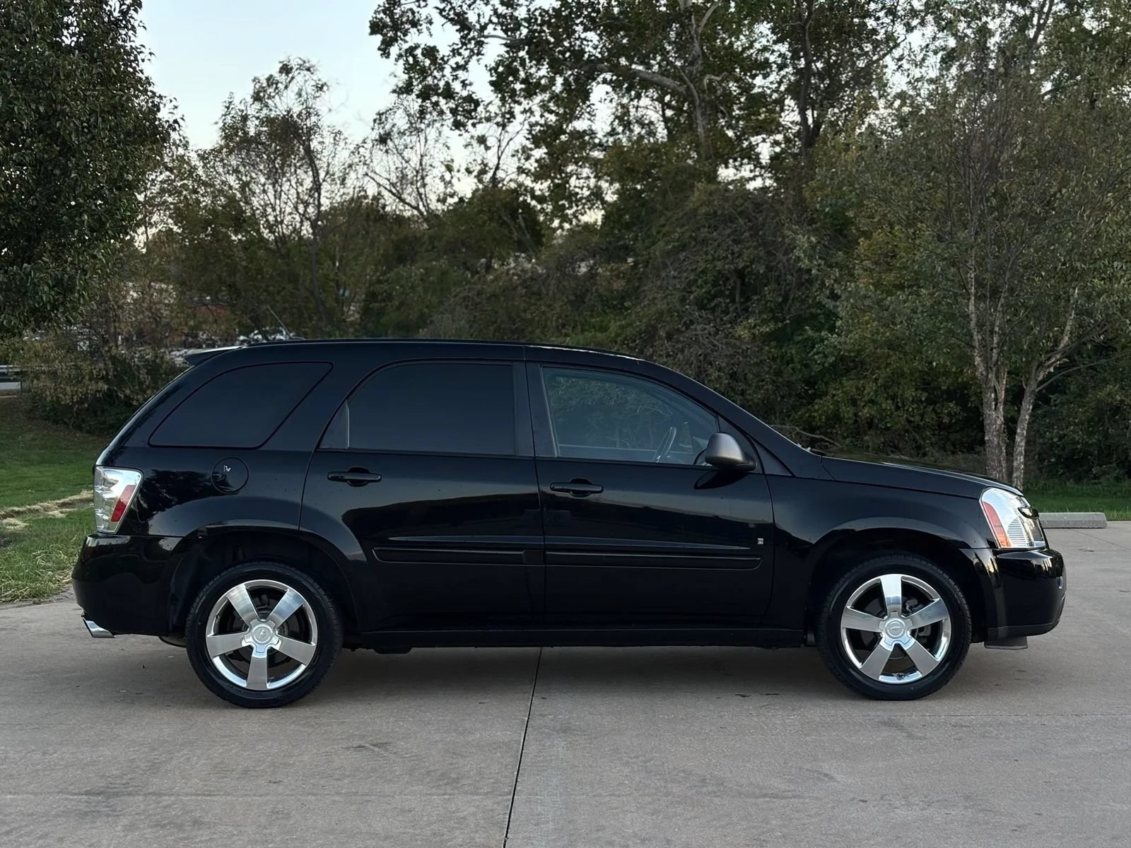 Used 2009 Chevrolet Equinox Sport AWD/4WD image 4