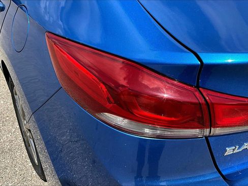 Used 2017 Hyundai Elantra SE image 22