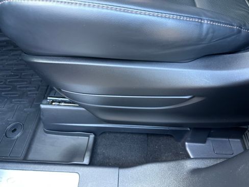 Used 2025 Lincoln Aviator AWD image 28