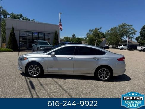 Used 2017 Ford Fusion Energi SE FWD image 9