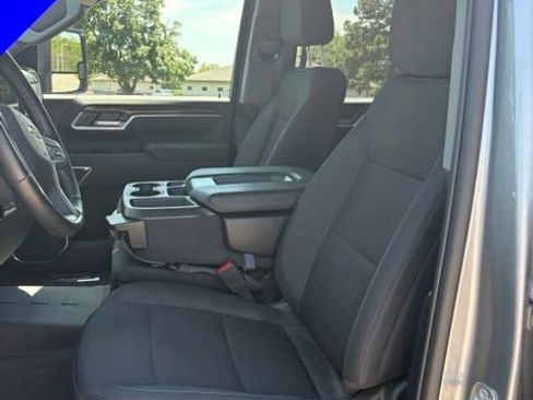 Used 2025 Chevrolet Silverado 2500 LT AWD/4WD image 14