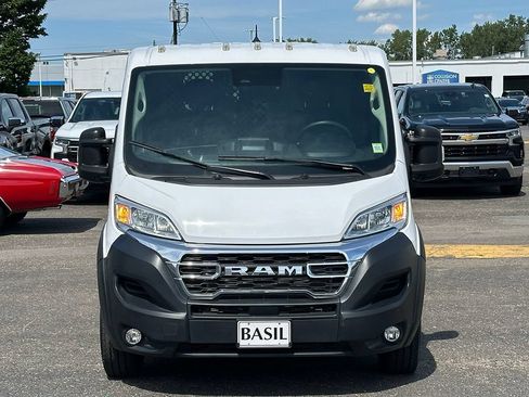 Used 2025 RAM ProMaster 2500 w/ U-Haul Equipment Group FWD image 9