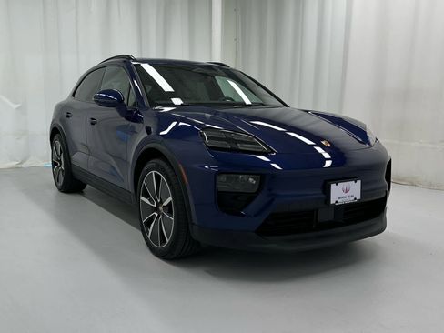 Used 2025 Porsche Macan 4 Electric AWD/4WD image 2