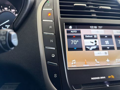 Used 2018 Lincoln MKC Select w/ Select Plus Package FWD image 20