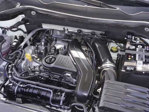 Used 2023 Volkswagen Taos SE image 24