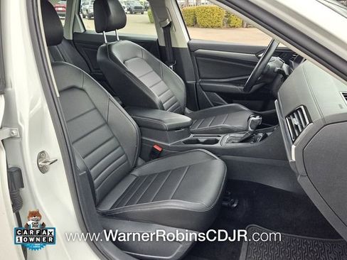 Used 2022 Volkswagen Jetta SE image 14
