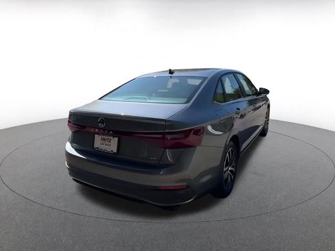 Used 2025 Volkswagen Jetta SE image 14