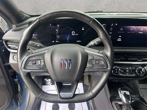 Used 2024 Buick Envista Sport Touring w/ Convenience I Package FWD image 27
