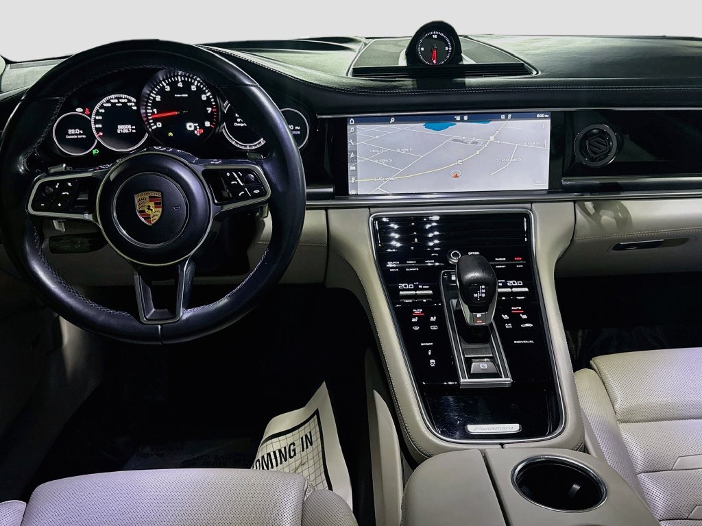 Used 2017 Porsche Panamera 4 AWD/4WD image 28