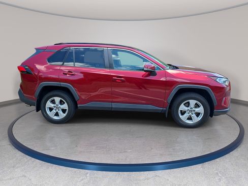 Used 2019 Toyota RAV4 XLE w/ Convenience Package AWD/4WD image 4