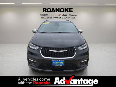 Used 2024 Chrysler Pacifica Pinnacle w/ Trailer Tow Group image 13