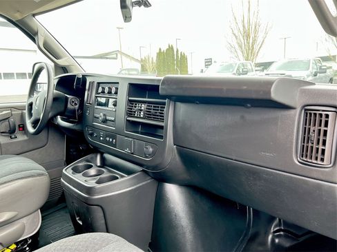 Used 2022 GMC Savana 2500 w/ Driver Convenience Package image 21