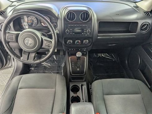 Used 2017 Jeep Patriot Latitude image 11