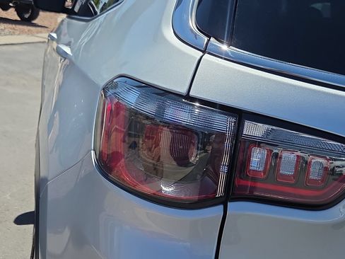 Used 2025 Jeep Compass Limited AWD/4WD image 9