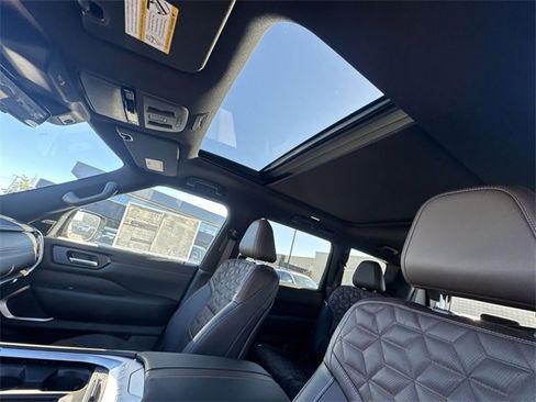 New 2026 Nissan Armada Platinum Reserve image 21