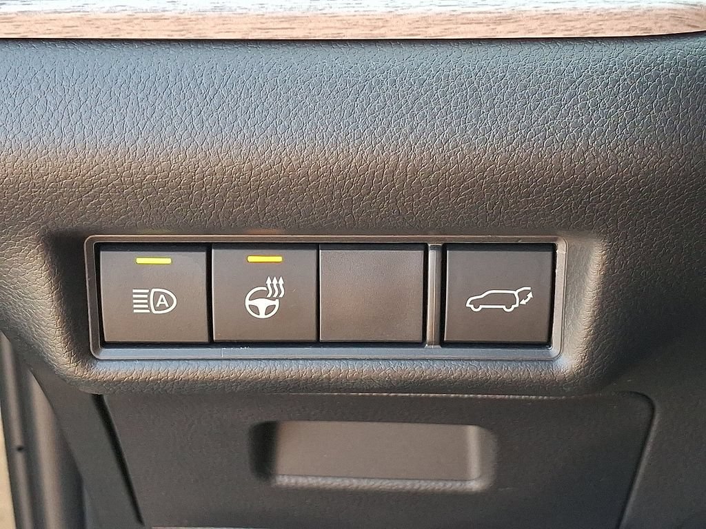 Used 2025 Toyota Grand Highlander AWD image 26