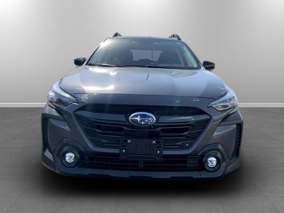 Used 2025 Subaru Outback Premium AWD/4WD image 2