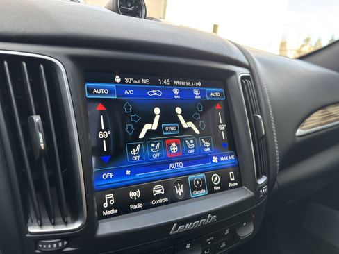 Used 2019 Maserati Levante S GranLusso image 29