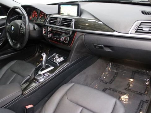 Used 2018 BMW 320i Sedan RWD image 23