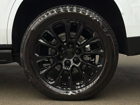 Used 2026 GMC Yukon Denali w/ Sun & Power Step Package AWD/4WD image 12