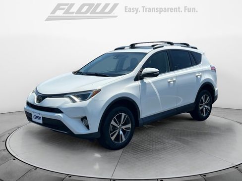Used 2018 Toyota RAV4 XLE FWD image 4