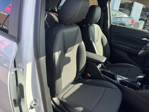 Used 2025 Buick Encore GX Preferred FWD image 35
