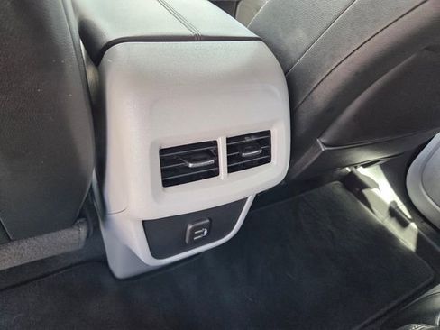 Used 2023 GMC Terrain SLT w/ Tech Package FWD image 6