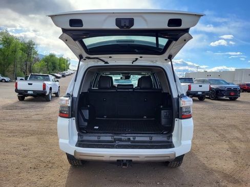 Used 2020 Toyota 4Runner TRD Off-Road Premium w/ Moonroof Package AWD/4WD image 27