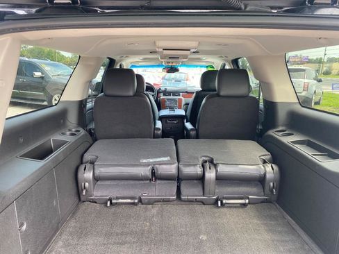 Used 2013 Chevrolet Suburban LTZ RWD image 18