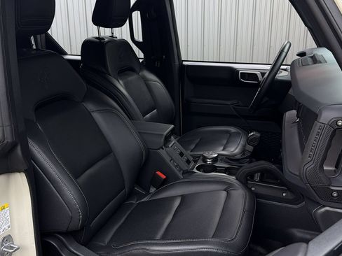 Used 2025 Ford Bronco Badlands AWD/4WD image 36