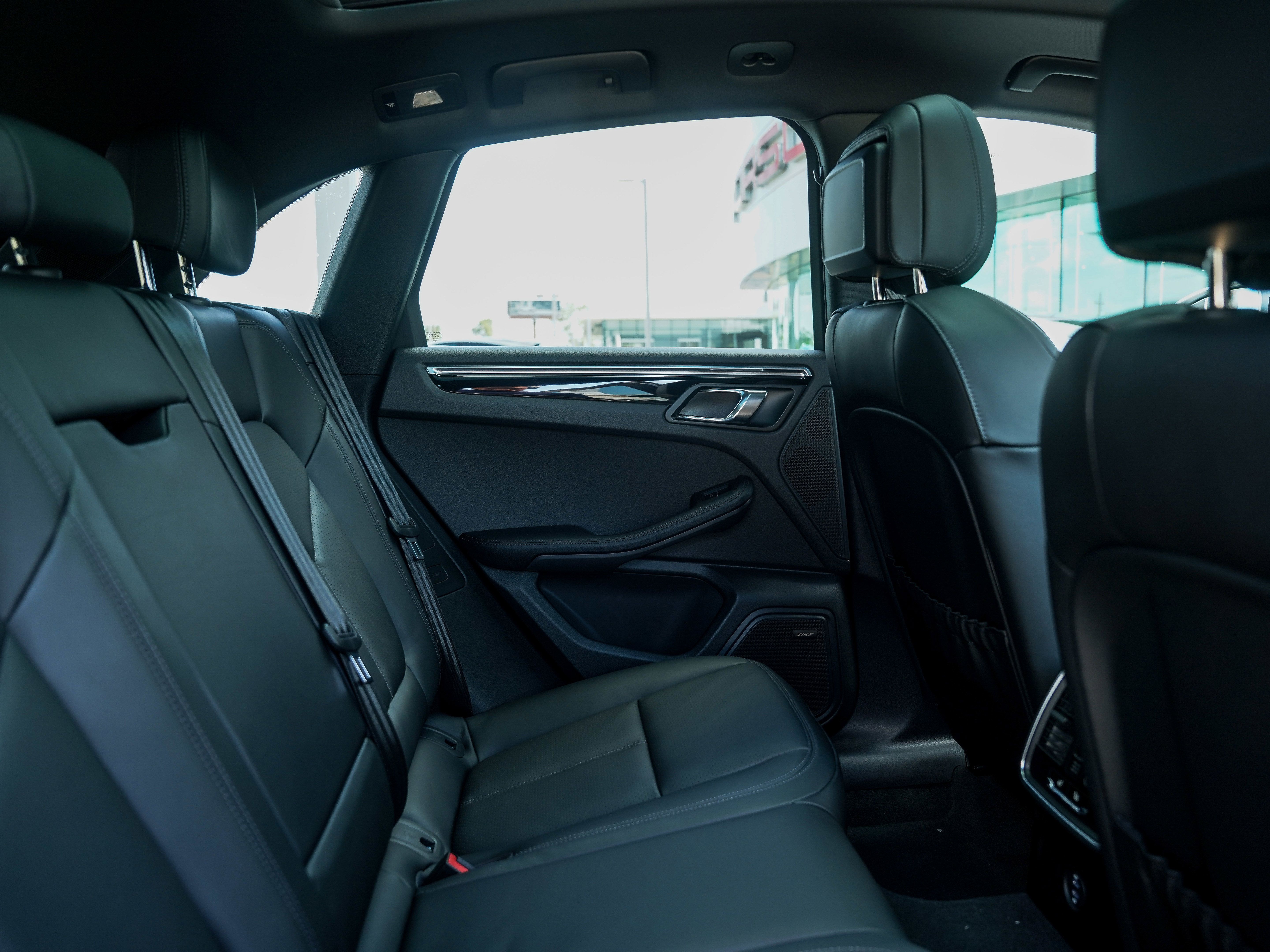 Certified 2026 Porsche Macan AWD/4WD image 30