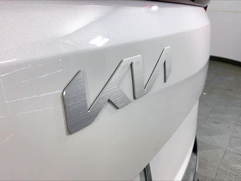 Certified 2026 Kia Carnival FWD image 29