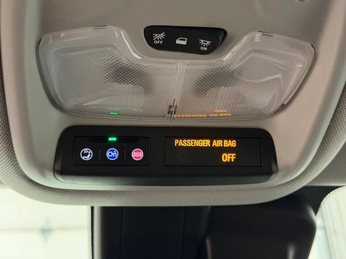 Used 2025 Chevrolet TrailBlazer LT FWD image 29