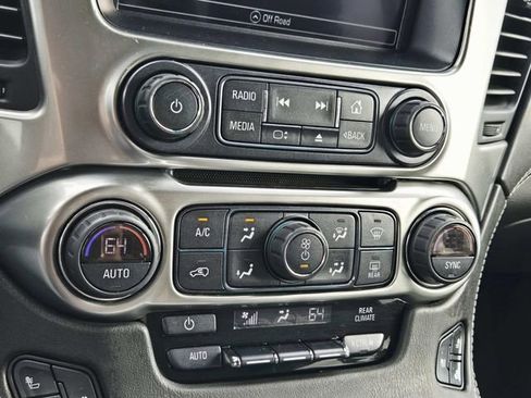 Used 2020 Chevrolet Suburban Premier w/ Premier 6.2L Value Package image 31