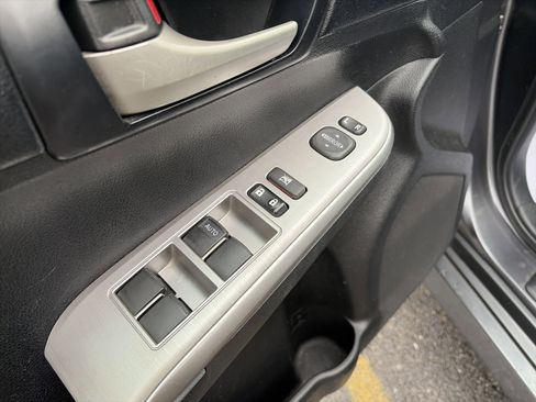 Used 2013 Toyota Camry L image 16