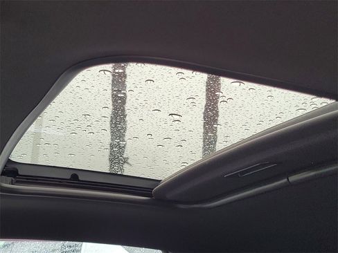 Used 2021 Chevrolet Camaro SS image 12