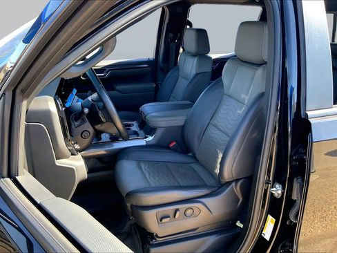 Used 2024 Chevrolet Silverado 1500 ZR2 w/ Technology Package AWD/4WD image 8