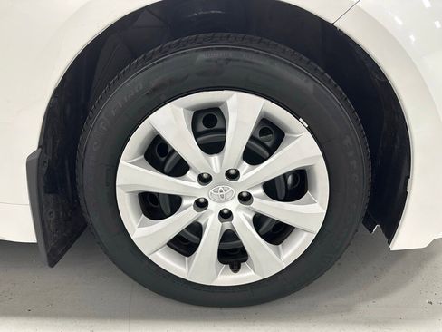 Used 2025 Toyota Corolla LE image 57