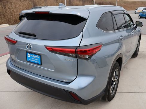 Used 2021 Toyota Highlander XLE image 5