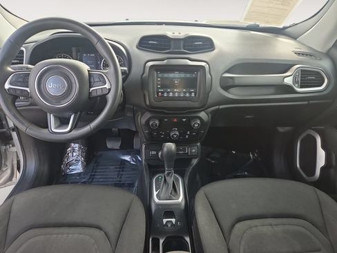 Used 2019 Jeep Renegade Latitude AWD/4WD image 10